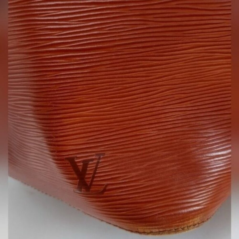Louis Vuitton Epi Noe Leather Bucket Bag - Picture 9 of 16